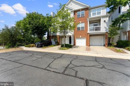 2434 Coopers Branch Ct, Herndon, VA 20171-4818