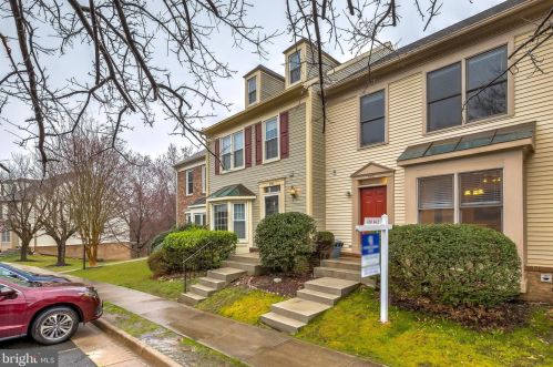 8731 Stone Hill Pl, Springfield VA  22153-1718 exterior