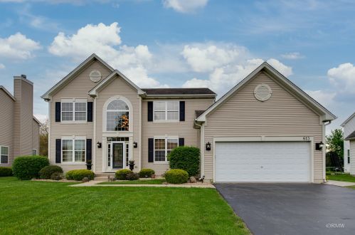 613 Versailles Dr, Hanover Park, IL 60103-2325