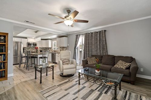 16975 Obsidian Dr, Riverside CA  92508-9407 exterior