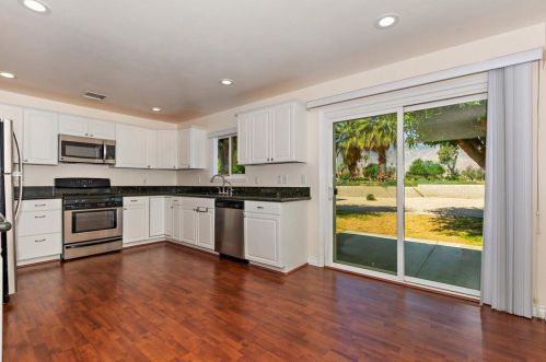 1811 Lawrence St, Palm Springs, CA 92264-6214