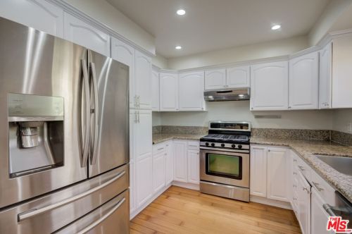 2427 232nd St, Torrance, CA 90501-5725