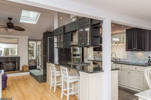 28 South Rd, Bloomingdale, NJ 07403-1425