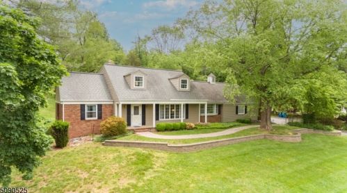 9 Farview Dr, Annandale, NJ 08801-3354