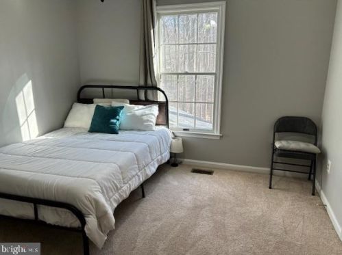 3909 Leaf Lawn Ln, Woodbridge VA  22192-4901 exterior