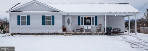 450 Creekside Dr, Richmond National Battlefiel, VA 22835-5521