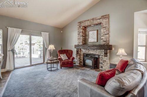 1102 Ptarmigan Dr, Woodland Park CO 80863-8004 exterior