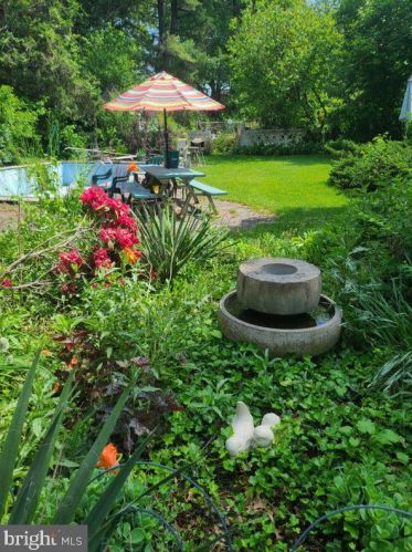 1821 Eastern Blvd, York, PA 17402-2805