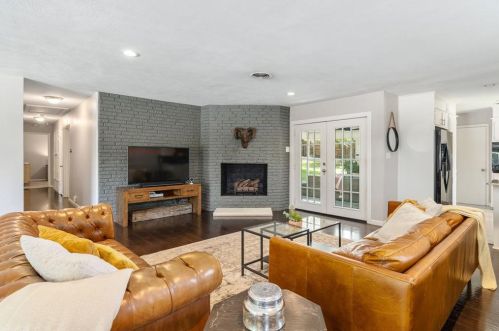 5463 Woodway Dr, Fort Worth TX  76133-2041 exterior