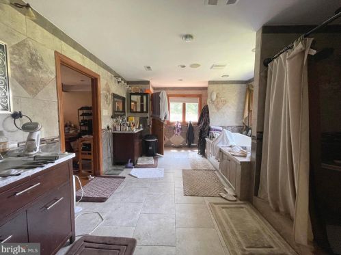 2053 Mayflower Dr, Silver Spring MD 20905-5564 exterior