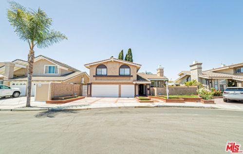 9567 Deborah St, Cypress, CA 90630-3926