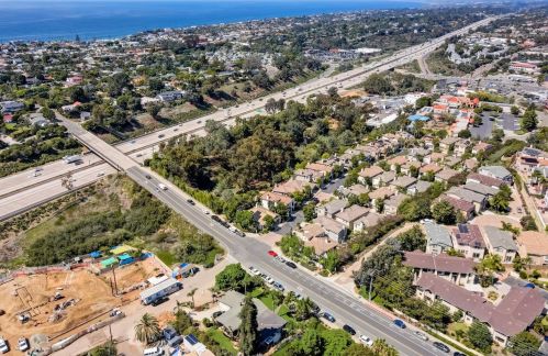 648 Beach St, Encinitas, CA 92024-3799