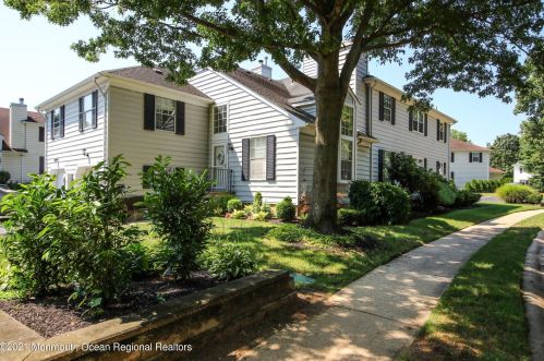 3402 James Ct, Middletown, NJ 07748-3470