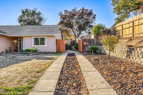 7087 Canevalley Cir, Citrus Heights CA  95621-0252 exterior