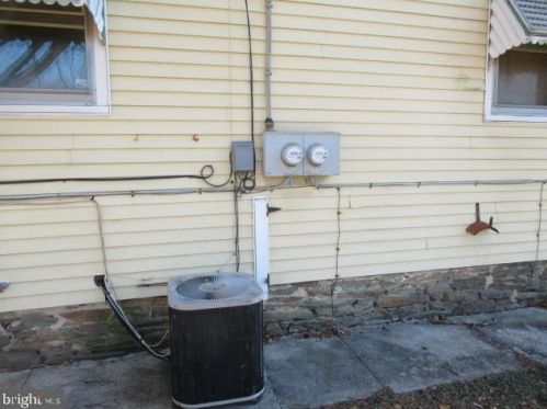 320 Middle St, Hanover PA 17331-3746 exterior