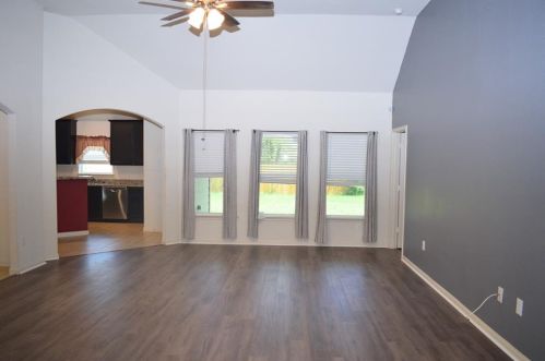 1507 Twin Estates Dr, Uhland TX  78640 exterior