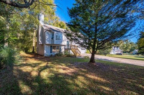 2497 Bermuda Dr, Loganville, GA 30052-4395