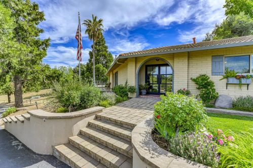 3215 Hector Rd, Newcastle, CA 95658-9720