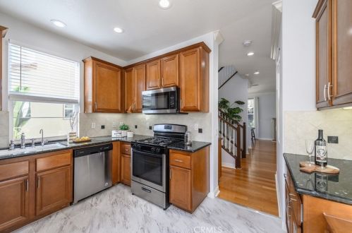 39 Tall Oak, Irvine CA  92603-4213 exterior
