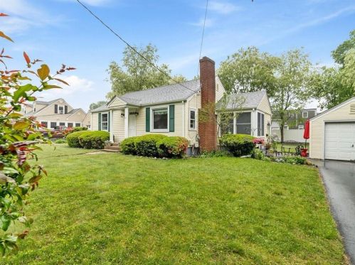 11 Overfield Rd, Warwick, RI 02818-3015