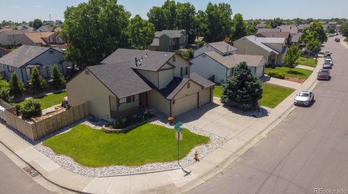 5294 Dearborn St, Denver, CO 80239-6037