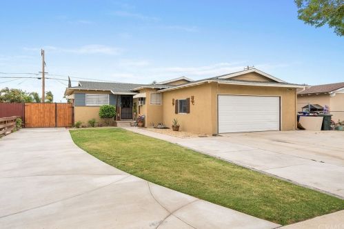 355 2nd St, Rialto, CA 92376-6012