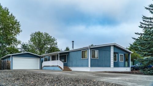 235 Raintree Ave, Sutherlin, OR 97479-9555