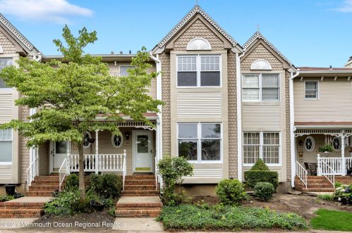 105 Northampton Dr, Holmdel Village, NJ 07733-1150