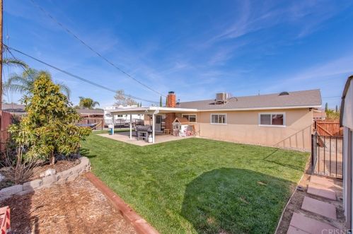 4050 Helene St, Simi Valley CA 93063-2929 exterior