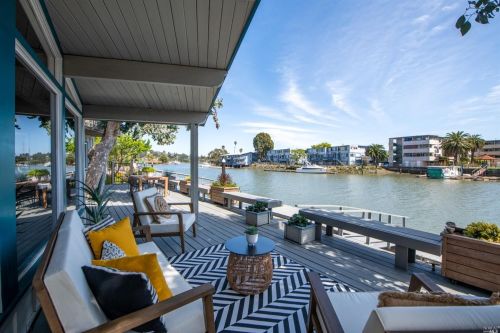 16 Harbor View Ct, San Rafael, CA 94901-4211
