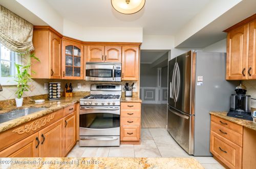 24 Honeysuckle Way, Wall Township NJ  07731-2275 exterior
