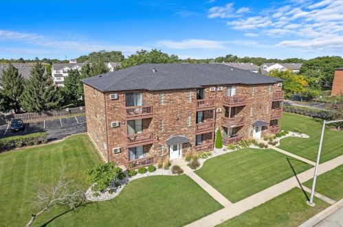 1118 Cedar St, Glendale Heights, IL 60139-3483