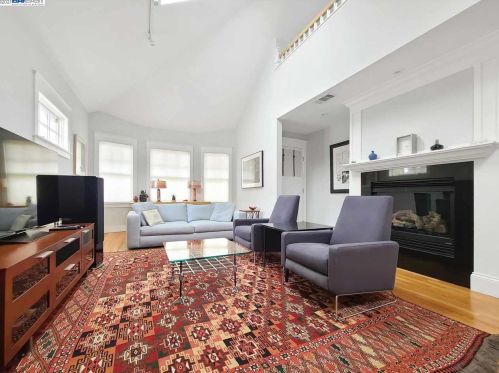 2230 6th St, Berkeley, CA 94710-2219