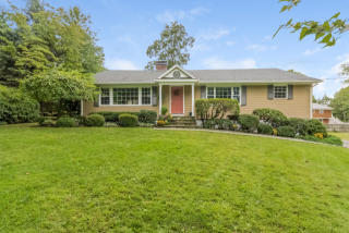 5 Redwood Rd, Norwalk, CT 06851-3227