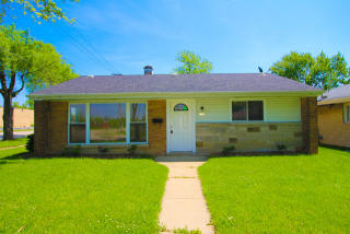17003 Chicago Ave, Lansing, IL 60438-1124