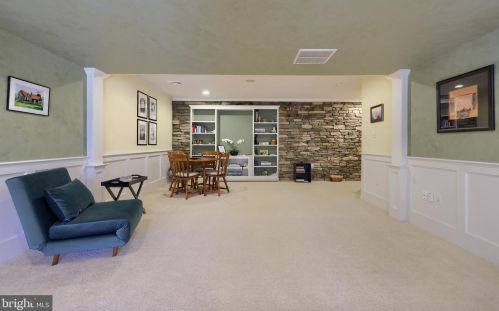160 Fieldcrest Ln, Ephrata PA  17522-2925 exterior