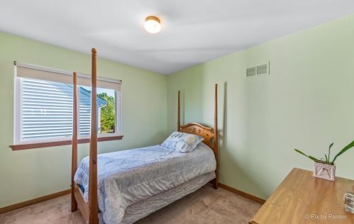 1168 Chalet Dr, Carol Stream IL  60188-3972 exterior