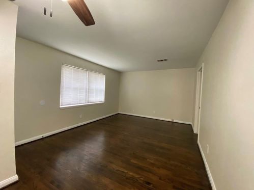 1004 Meadowlane St, Angleton TX  77515-3510 exterior