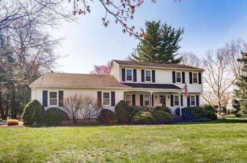 78 Hintz Dr, Wallingford, CT 06492-2002