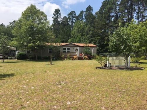 265 Ashley Dr, Aberdeen, NC 28315-7719