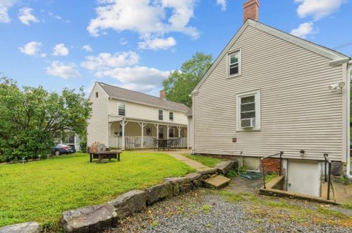 56 Main St, Coventry, RI 02816-7850