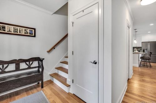 69 Maple Ln, Huntington, CT 06484-3722