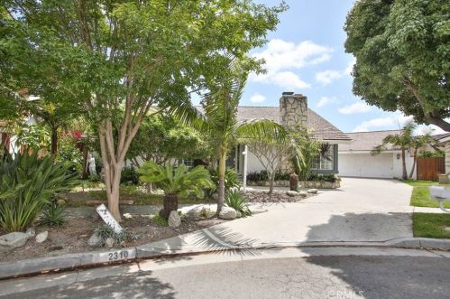2310 San Lorenzo Ave, Santa Ana, CA 92704-6039