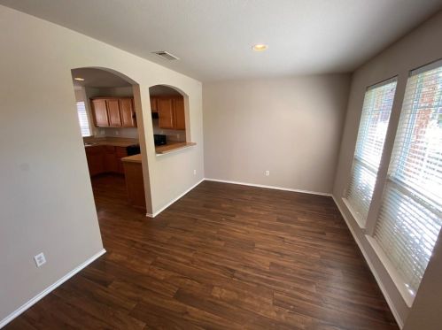 10516 Turning Leaf Trl, Fort Worth TX  76131-3982 exterior
