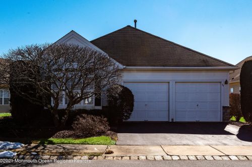 30 Dunrovin Ct, Lakehurst, NJ 08759-6037