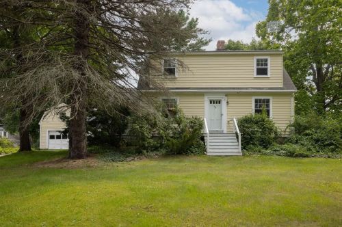 56 Oxford Ave, Portsmouth, NH 03801-4126
