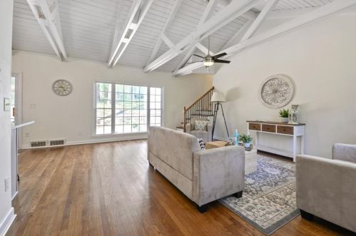 1749 Laurelwood Dr, Atlanta GA  30311-3838 exterior