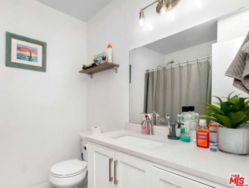 1422 Maple St, Glendale CA  91205-2737 exterior