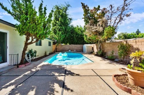 607 San Jose Ave, Clovis, CA 93612-2384