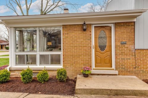 836 Appletree Ln, Bannockburn, IL 60015-2733